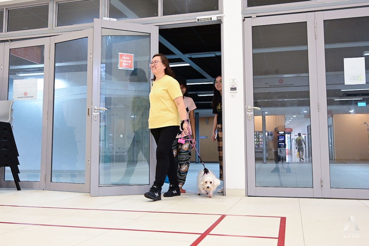 ChannelNewsAsia's tweet photo. IN PICTURES: Upper Bukit Timah residents and their pets arrive at Senja-Cashew Community Club ahead of the controlled detonation of a World War II relic in their neighbourhood https://t.co/p1l878EU5n
(Photos: CNA/Gaya Chandramohan) https://t.co/y3jNExczHr