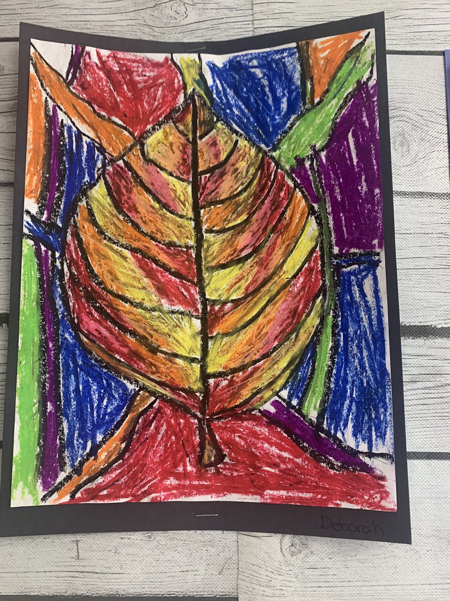 MrsTtate28's tweet photo. Grade 3/4’s creating their beautiful pastel leaf art. 🍁 https://t.co/UCJtX03cpa