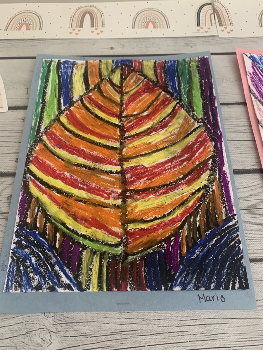 MrsTtate28's tweet photo. Grade 3/4’s creating their beautiful pastel leaf art. 🍁 https://t.co/UCJtX03cpa
