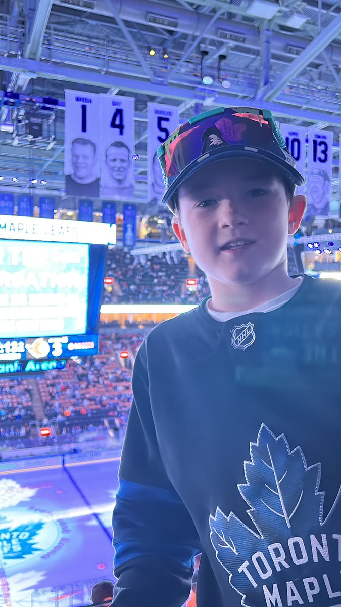 Milldabeast's tweet photo. #leafsforever First game for the Birthday Boy 😊 https://t.co/Mx73gVFI4K