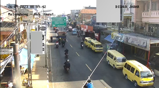 dishub_jabar's tweet photo. 08:01 | Pantauan arus lalin terkini di ruas jalan menjelang pasar #Malangbong #Garut #LalinJabar #infolalin #infoll #DishubJabar #JujurBerkendara #JujurDiJalan #jagajarak #pakaimasker #cucitangan https://t.co/A5SZInTMas