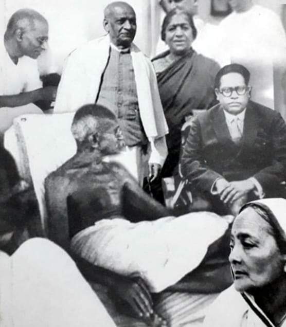 dayakamPR's tweet photo. 26th Sept #TheDayInHistory

#OTD in 1932, #MahatmaGandhi broke his fast unto death. The #PoonaPact influenced the Government of India Act 1935, separate electorates were given to Muslims, Sikhs & others, but not to the Depressed Classes. The leaders of the Depressed Classes, including #DrAmbedkar, were not happy with the #PoonaPact. Even though the numbers of seats reserved was double than what the Award had offered, separate electorates were viewed as a critical tool for political representation.