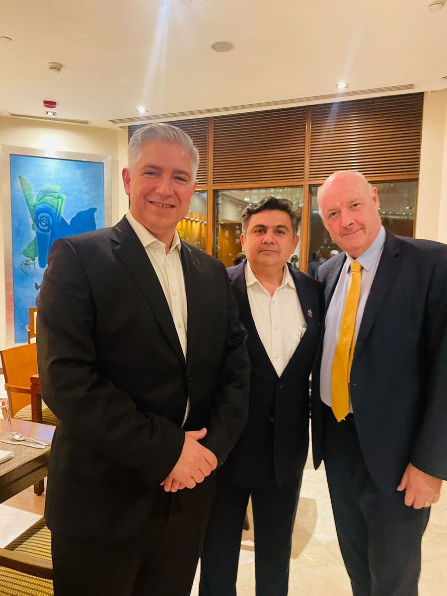 What a great reunion. Happy to see <a href="/amarvariawa/">Amar Variawa</a> back. Never give up on India! Renewables is a wind-win <a href="/Vestas/">Vestas Wind Systems</a> <a href="/CMOTamilnadu/">CMOTamilNadu</a> <a href="/mnreindia/">Ministry of New and Renewable Energy (MNRE)</a>