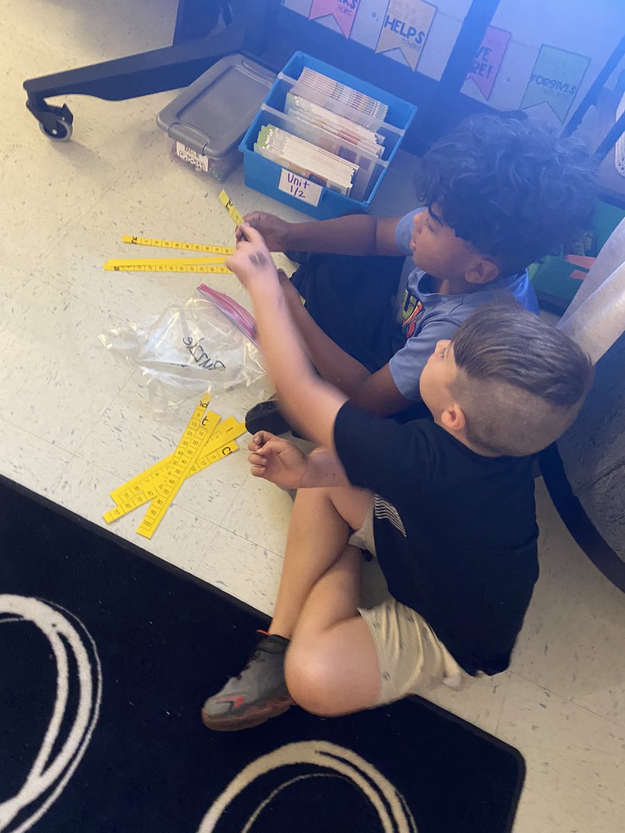 thecarel5's tweet image. Working on our number sense by putting 100’s chart puzzles together. The justification talk was 🔥#Proud2BNorthies #JCSchoolsChampions #WeAreElementary