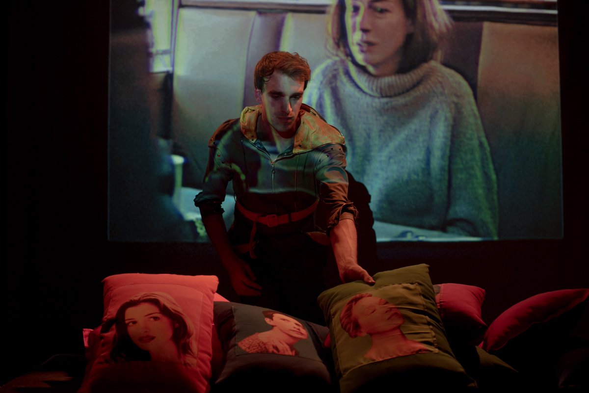 Hola, quería contarles que quedan solo dos funciones de la obra que escribí, en la que actúo con absolutamente todas las actrices de hollywood

MUCHO - una salida del closet vuelta teatro
Jueves 21hs
Teatro Alianza
Entradas: tickantel.com.uy/inicio/especta…