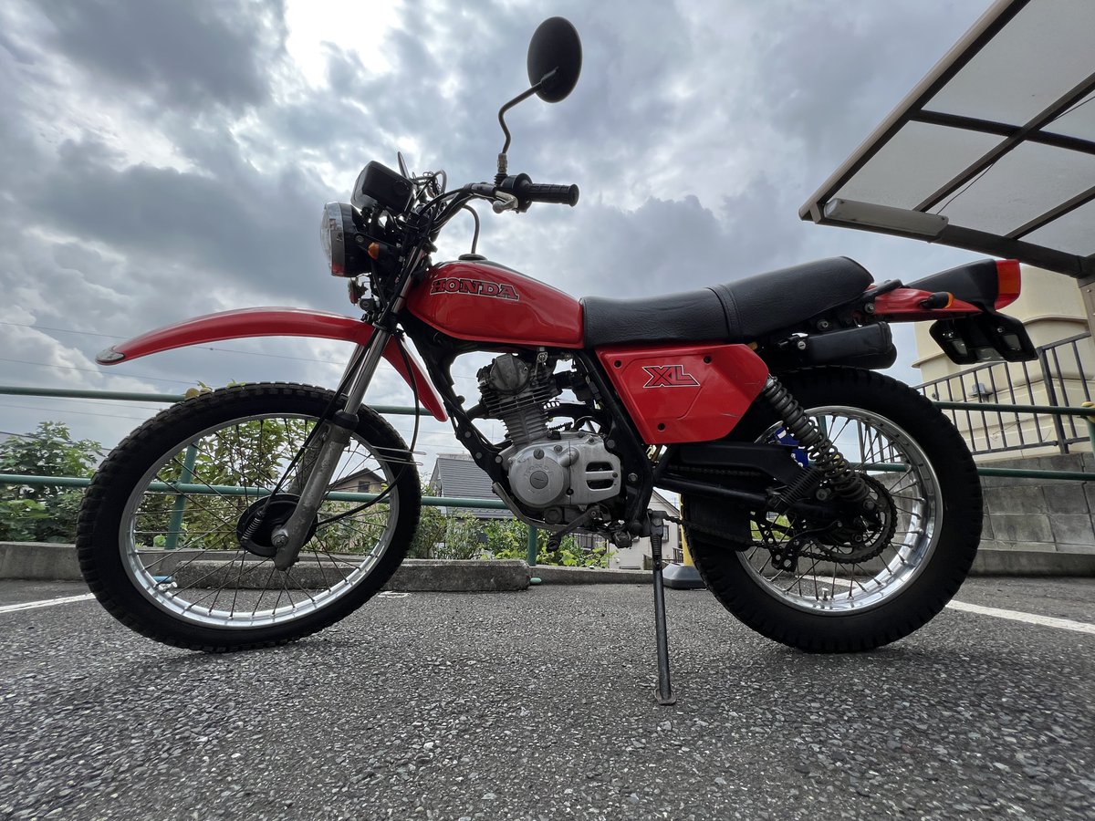 t2wo91's tweet photo. さてさてお久しぶりのツイートになりますが…
バイク乗り換えましたー！
Ninja250からHONDA XL125Sになりました！
またバイクが楽しくなりそうです😌
初の旧車…
初のオフロード…わくわくです！
#バイク
#オートバイ
#honda
#xl125s
#ヴィンテージオフロード
#vmx
#バイク好きと繋がりたい https://t.co/t4VhBIWiKx