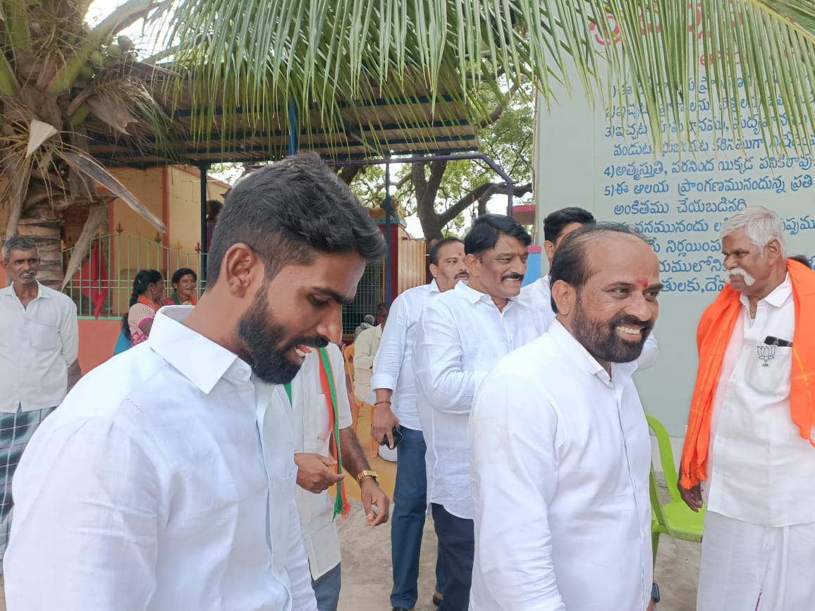 ranjitkml39's tweet photo. మా ఆరాధ్య దైవం లెజెండ్ సత్య అన్నయ్య గారిని మర్యాద పూర్వకంగా కలిశాను https://t.co/aZNfqlrExO