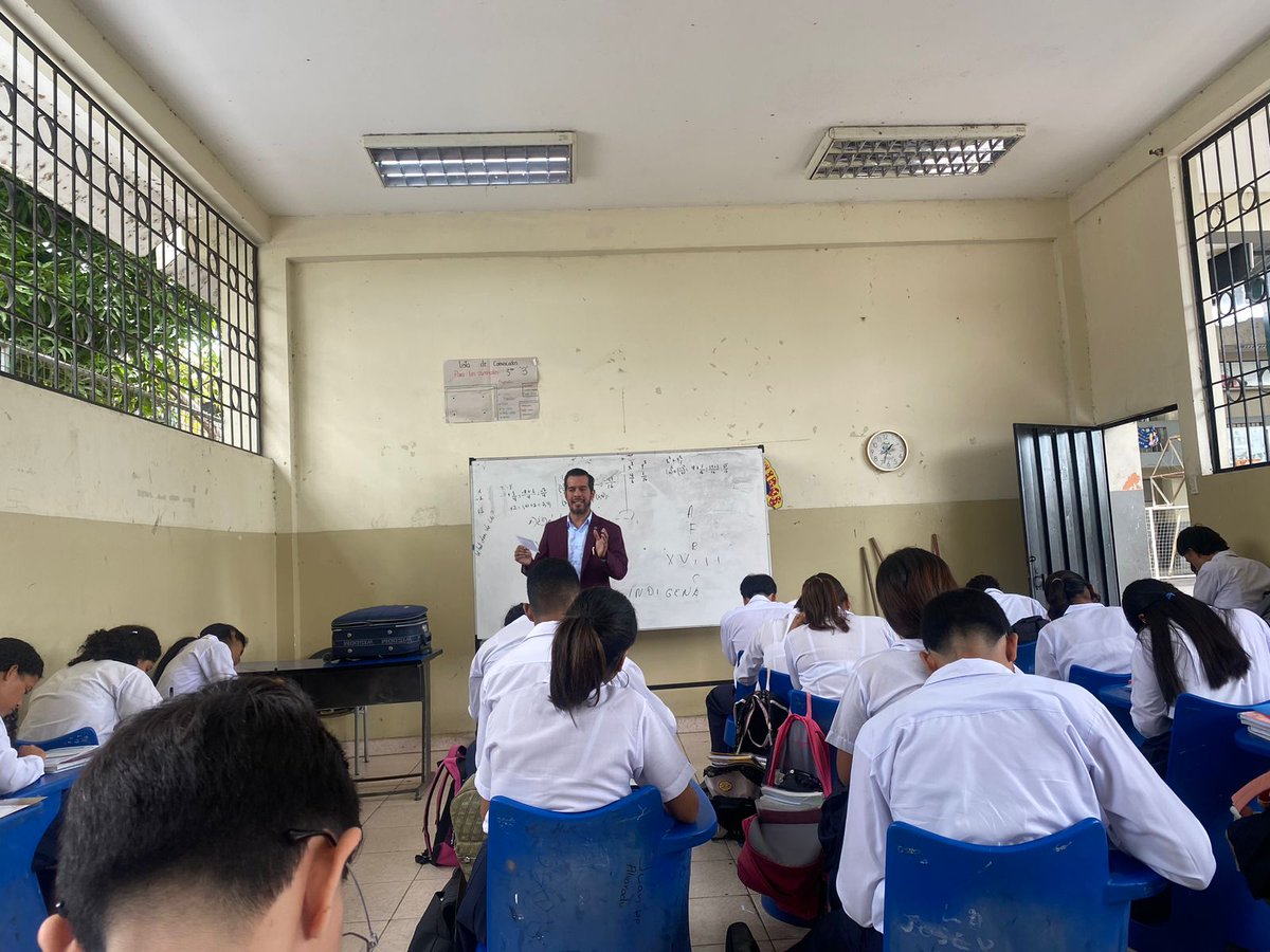 Grupo Rocks! (@admi_uecotec) on Twitter photo Lcdo. Miguel Abad -Coordinador de Admisiones, presente en la Charla de la Unidad Educativa Cuenca del Guayas, para dar a conocer las carreras, convenios internacionales, beneficios de la pensión diferenciada y proceso de admisión de la
<a href="/UnivEcotec/">Universidad Ecotec</a> Lcdo. Miguel Abad -Coordinador de Admisiones, presente en la Charla de la Unidad Educativa Cuenca del Guayas, para dar a conocer las carreras, convenios internacionales, beneficios de la pensión diferenciada y proceso de admisión de la
<a href="/UnivEcotec/">Universidad Ecotec</a>