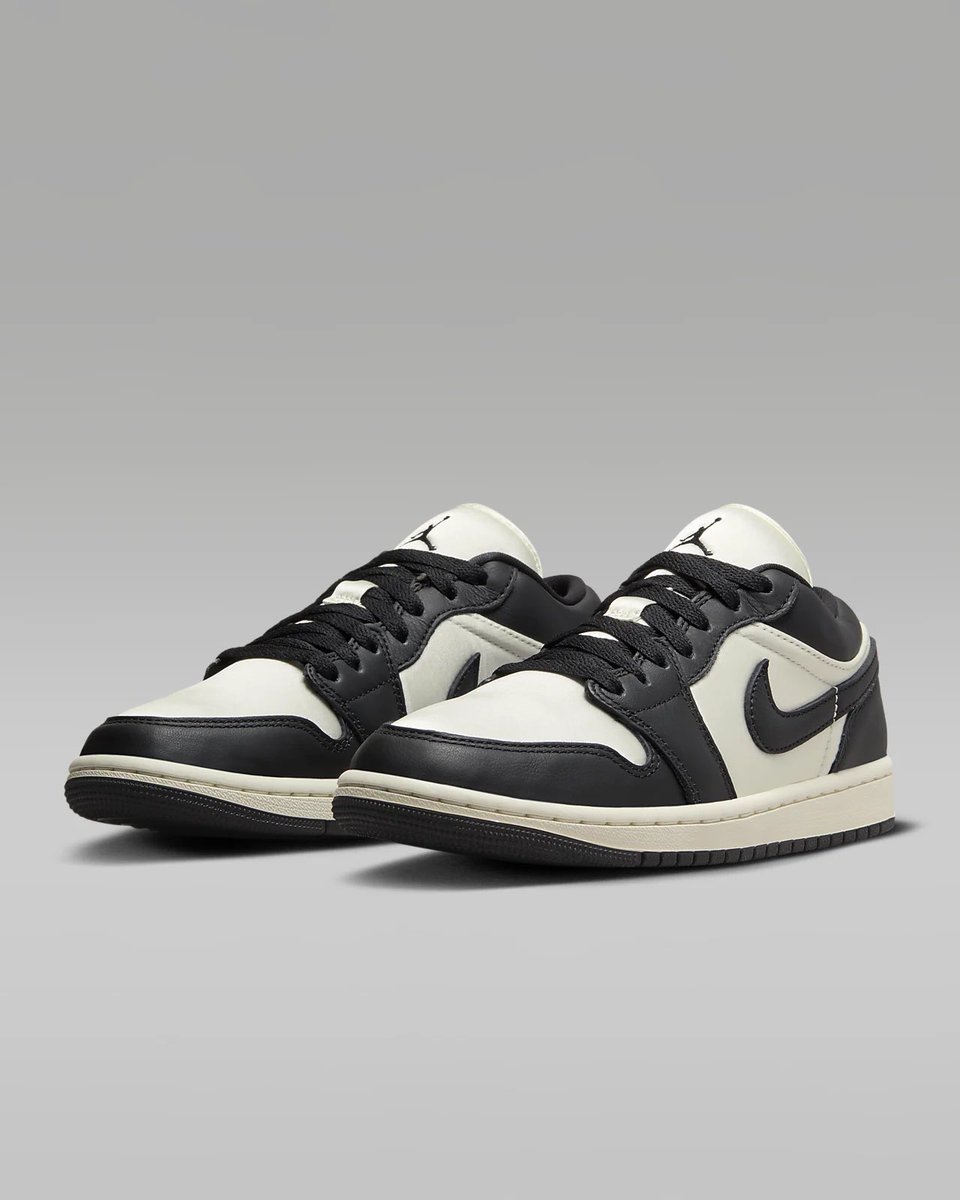 snkr_twitr's tweet photo. AD: Dropped today via Nike US
WMNS Jordan 1 Low SE 'Sail/Black'

Shop -> https://t.co/31vAuPXuV2 https://t.co/tmeq0CNIoj