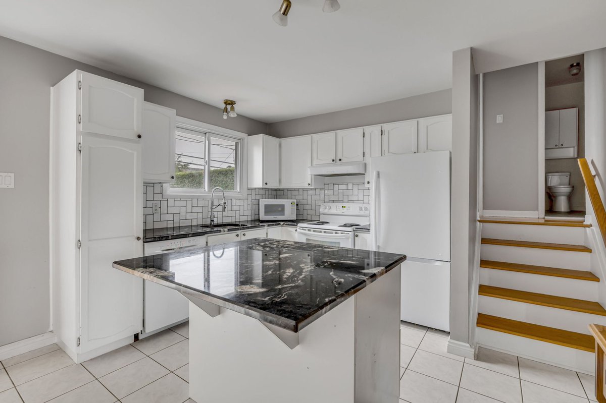 stephanebruyere's tweet photo. Lien No 203 🏴‍☠️ Jumelé 4 chambres à coucher à Beauport. Prix demandé: 259,000$. Description : https://t.co/HeWssPKzQD @Jefffillion @Jeffillionprive @gerrypizza #immobilier #beauport #offresmultiples https://t.co/DaG8sJF9ch