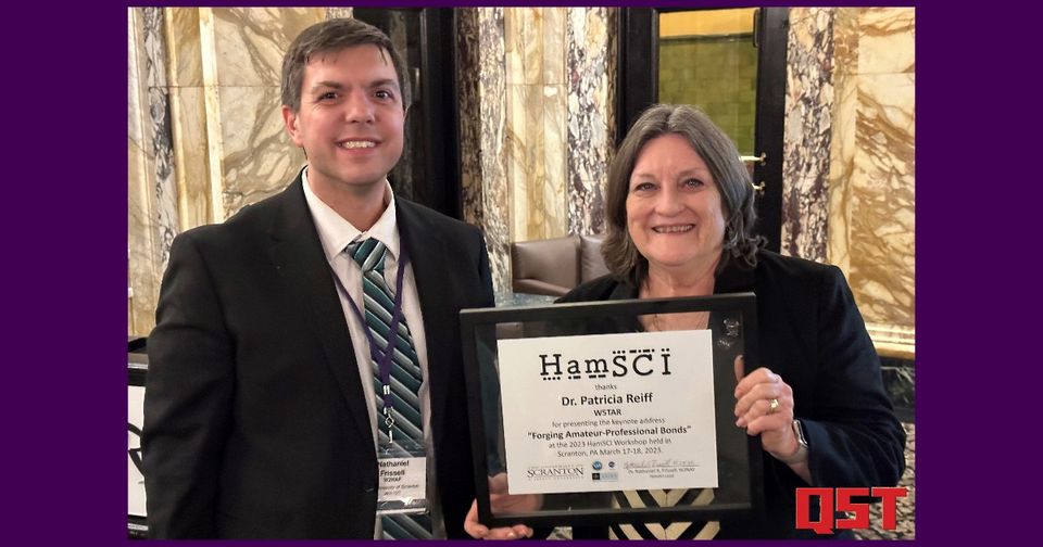 📸 Dr. Nathaniel Frissell presented Dr. Patricia Reiff with a certificate of appreciation and was the keynote speaker at the 2023 HamSCI Workshop! Gary Mikitin's QST article gives the details at arrl.org/this-month-in-… 👏🌐 #AmateurRadio #HamSCIWorkshop2023