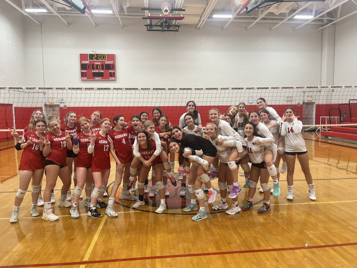 RedHawkVB's tweet photo. #Program putting on a Show!! Full #Program Sweep on Grade School Night π€© #FutureRedHawks ππ #DoingItDifferent π― https://t.co/bRqD0jU4Yr