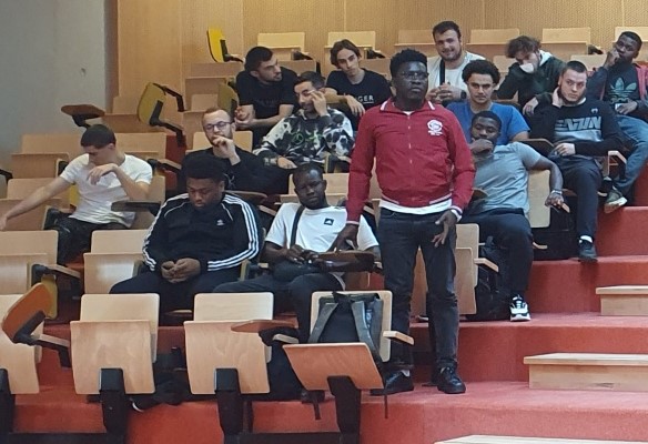 Douglas_Souchu's tweet photo. Nouvelle année, nouvelle promotion #BTS #Electrotechnique @SNCFReseau #CFAFerroviaires @GRETA_VdO #MonodElB , dispositif en #alternance , retour en images sur l'accueil de nos nouveaux étudiants #Programme, rencontre avec les étudiants de 2nde année #Integration @SNCF_Recrute https://t.co/0jZyPndsyY