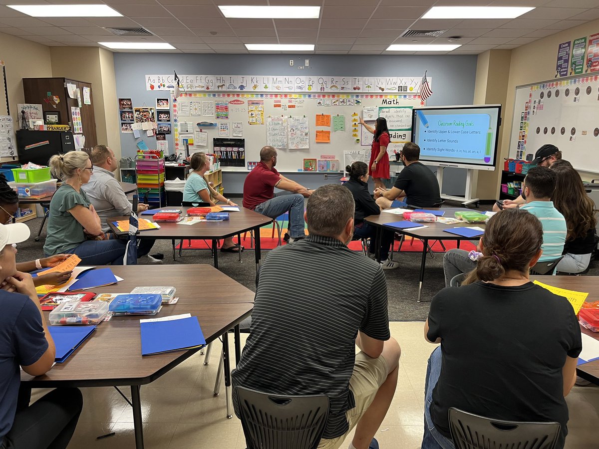 Tonight we began our Academic Parent Teacher Teams (APTT) meetings. Our kindergarten and PK parents showed up to learn how to support learning from home. We are grateful to have such a supportive community! @TISDWES @TomballISD