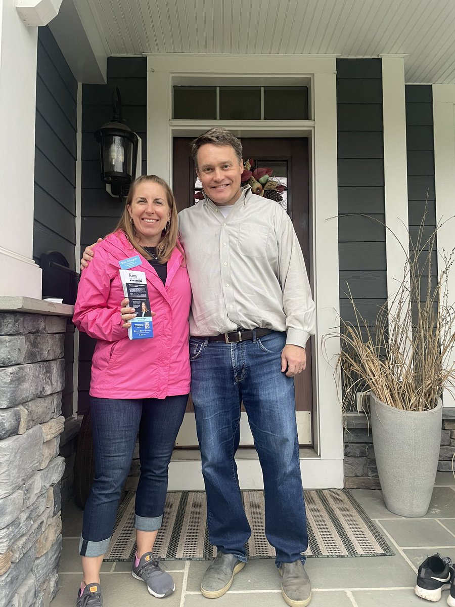 Kim4Arlington's tweet photo. Thanks to everyone who opened their doors to engage and chat with @Susan4Arlington and me on a rainy and dreary evening in #rockspring ☔️💝

Great to #doorknock @ArlingtonVA #boardmember @Matt4Arlington discuss upcoming #challenges potential #resolutions and get a #pic 📸 https://t.co/V4WkTbWHMQ