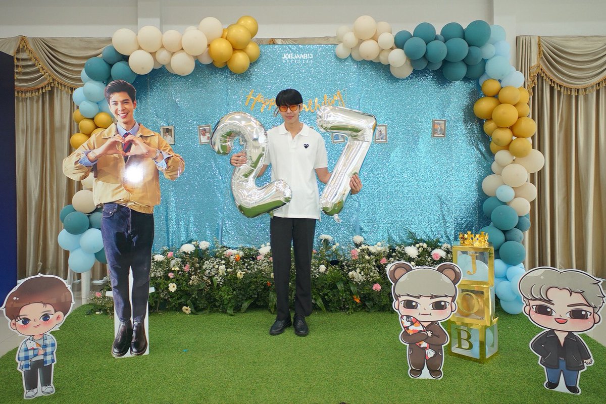 JobjaabOfficial's tweet photo. 🫧🧁 Job Yosatorn Birthday Project 2023 🍼✨
ภาพบรรยากาศในงาน #JobBirthdayParty ในวันที่ 24/09/66
ขอบคุณทุกคนที่มามอบความรักให้กับจ๊อบเจ้าบ้านสุดหล่อ 🙏🏻
📍 https://t.co/d6581v015i
@JobbyNoo
#JobYosatorn
#NooJobby #หนูจ๊อบบี้
#ProjectJob27thBirthday https://t.co/q4hLvc0nJl