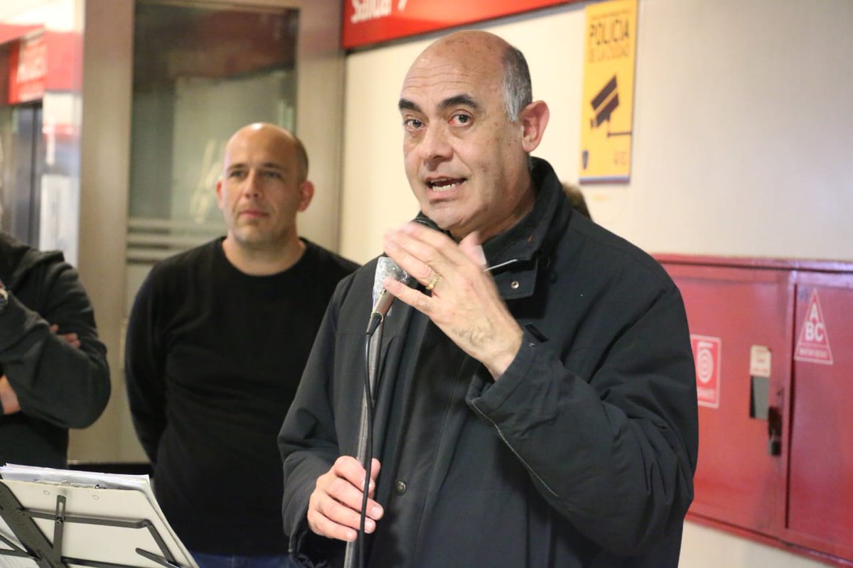claudioaferreno's tweet photo. Con profunda emoción participamos del encuentro donde fue rebautizada la estación Echeverría del Subte B, con el nombre "Echeverría – Mártires Palotinos", en homenaje a los cinco sacerdotes y seminaristas asesinados en julio de 1976 por la última dictadura cívico militar. https://t.co/oTGOXfttDd