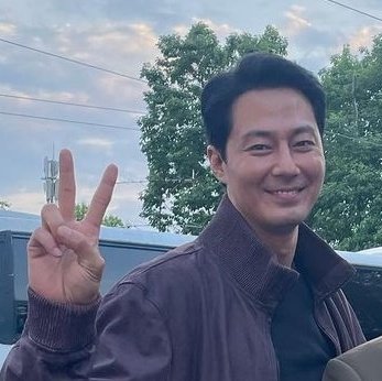 JoInSungPH's tweet photo. Kim Kibang's wife Heekyung shares in her IG stories, "Waiting for Moving Season 2...plz 🙏"

And then Jo In Sung shares it himself!
Insungssi, you're up for coming back for Season 2, right? 🙏❤️
#Moving #무빔 
#MovingEp18 #MovingEp19 #MovingEp20
#joinsung #ZoInSung #조인성 https://t.co/CRO6sbmhL2