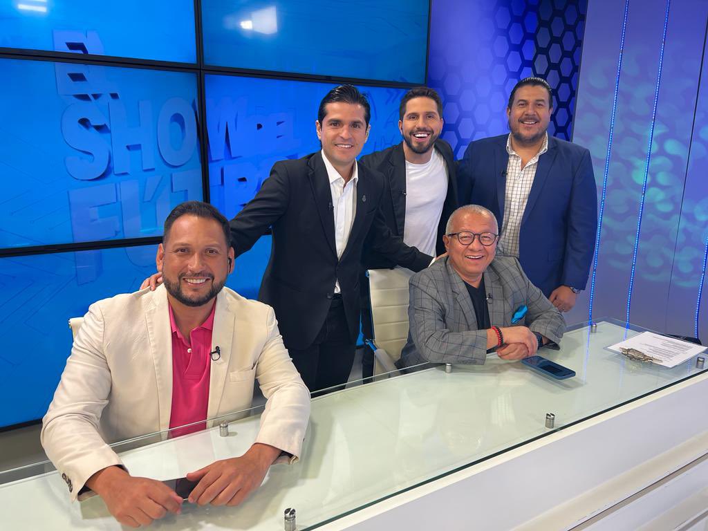 Rmoralesverduga's tweet photo. Comenzamos la semana en #ESDF por @GOLTVEcu . Para toda #Latinoamérica. Análisis, goles y debate. Vamos al aire ✍️⚽️🇪🇨✅ https://t.co/C8mJ6MrYi6