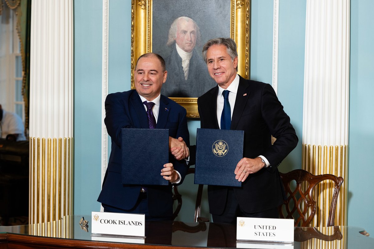SecBlinken's tweet photo. Today the United States took the historic step of establishing diplomatic relations with Niue and the Cook Islands. This achievement will strengthen our cooperation on shared priorities – from tackling the climate crisis to maintaining a free and open Indo-Pacific region. https://t.co/FGDZDU4hvE