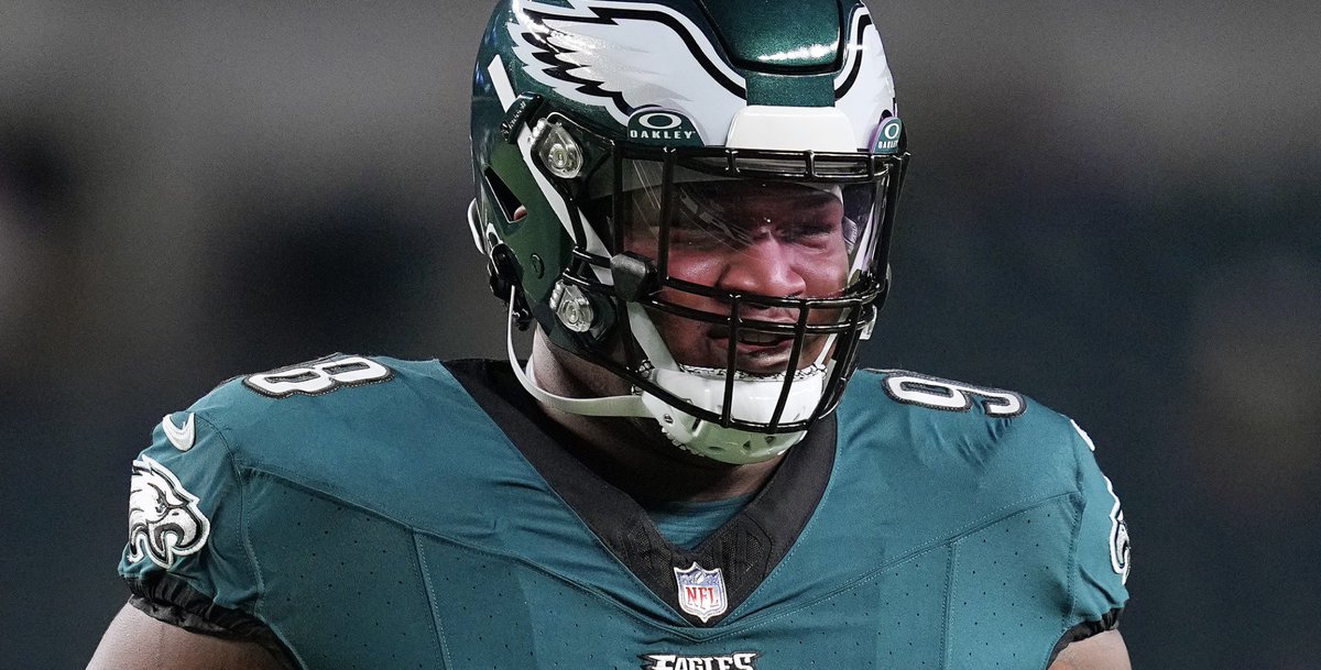 Jalen Carter WRECKED yet another game and played less than 50% of the defensive snaps:

• 5 total pressures (most on team)
• 0.5 sacks
• 1 QB hit
• 1 forced fumble
• 2 total tackles

Carter already looks like a Top-5 DT in the NFL and will only continue to get better.

Still