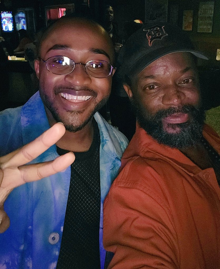 browneyedscribe's tweet image. Sooooo went to one of the best concerts in a looong time....pure artistry by two of my new amazing favorites...showmanship...swag...
vocals...energy.... the musical genius @durandbernarr and new to the babydaddy vocal list @ImJeRonelle.  Stream and support #mangobutter #downbad