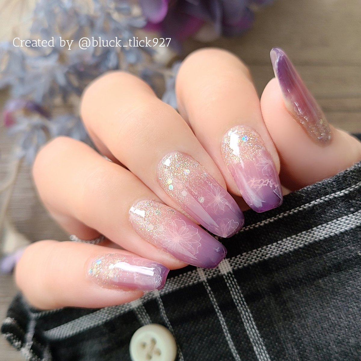 BLUCK_TLICK27's tweet photo. BORN PRETTYさんからいただいたアイテムで
キラキラ×ふんわりグラデーションネイル💜
Rubber Base Gelが大活躍✨
詳しくはInstagramへhttps://t.co/YgD4GndNL5
@bornprettynails #BORNPRETTY #セルフネイル #ネイル #グラデーションネイル #紫ネイル https://t.co/flKLekqAgf