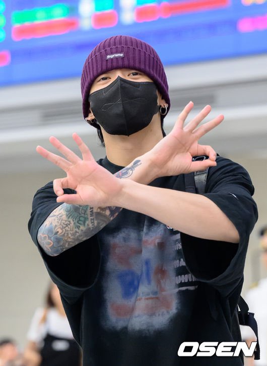rharyanti's tweet photo. @TeamJJKUSA #GiantPopStarJKDay
#OurBestFriendJungkook
#WithJKEveryday https://t.co/9tCTsK3VJ9