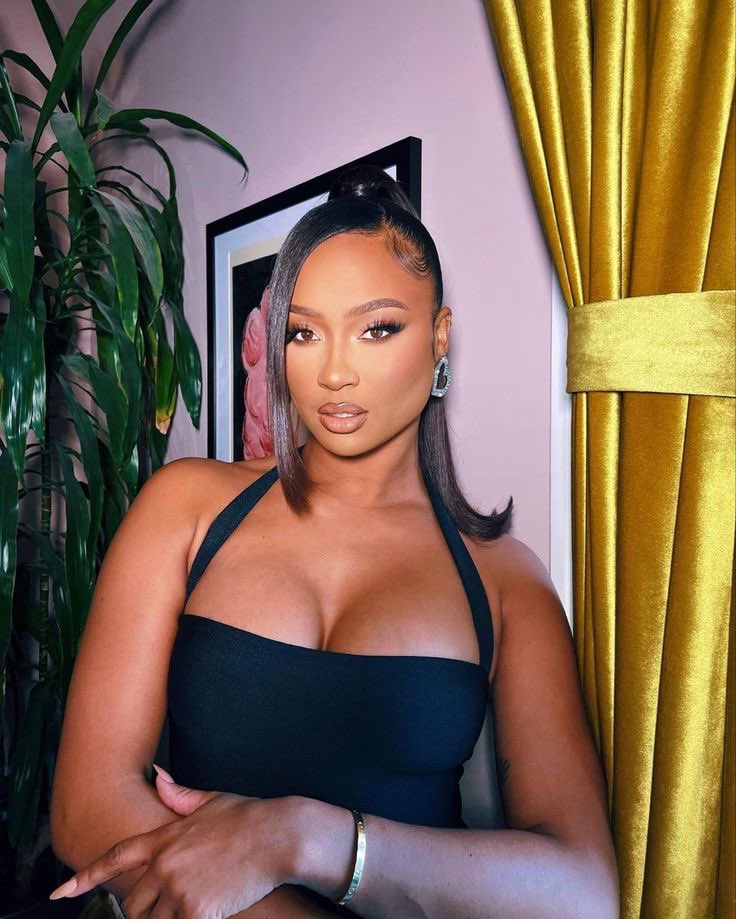 _edline's tweet photo. Praying for Kayla Nicole mental bc why so much negativity? She aint Taylor, but pls dnt play her like she not tht girl. She be out the way, working on herself &amp; her mental. Now she trending bc y’all downplaying her against a yt woman&amp; her ex? The very thing she trying to heal frm https://t.co/yosshPwiYD