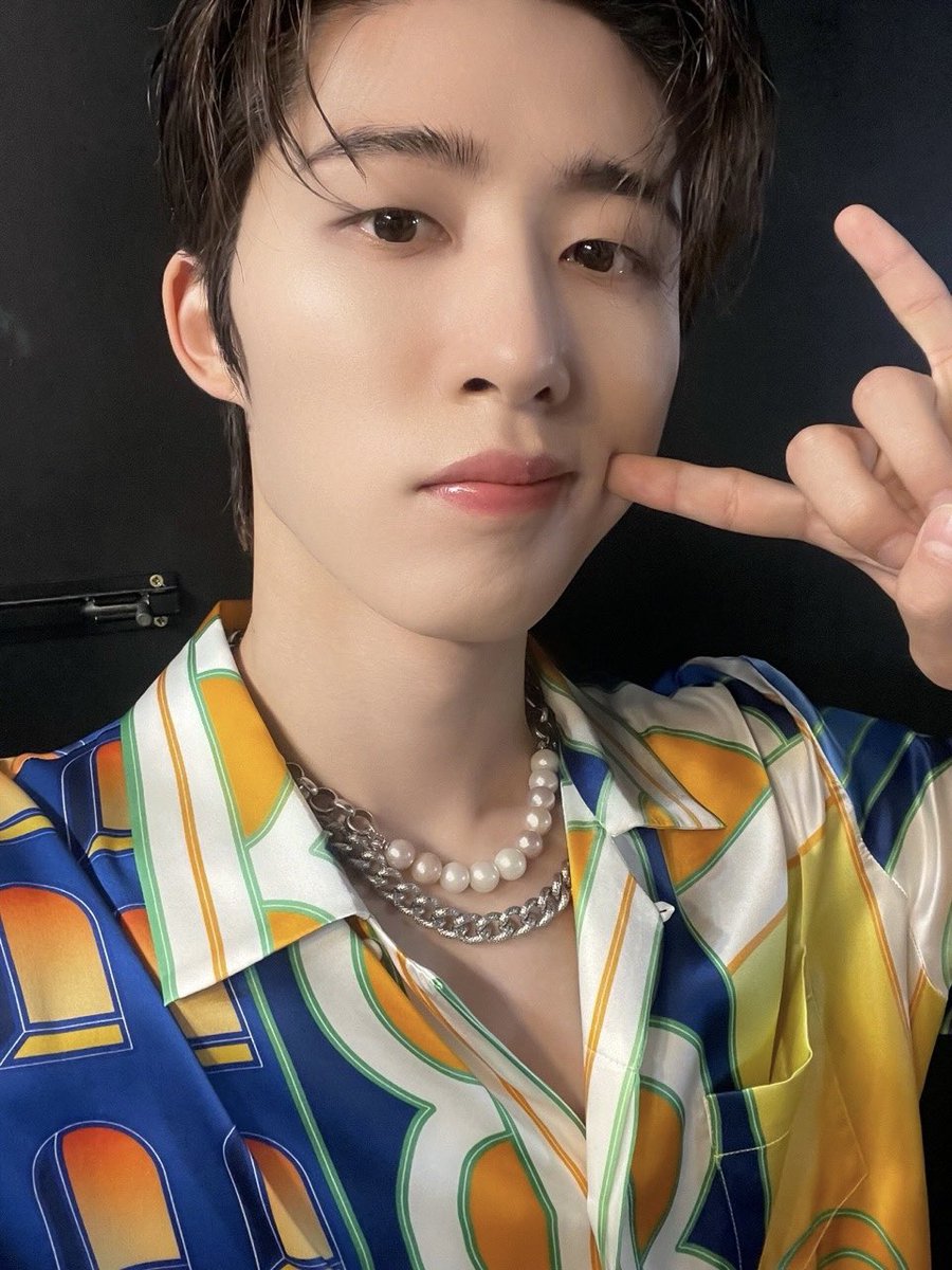 B.I Official tweet media