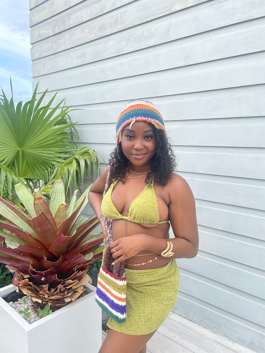cynniestyledit_'s tweet image. I don’t trip, I just take them 🏝️✨
#bahamama #outside #adp2023