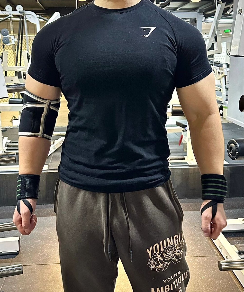 每次练胸都是最开心的时候。