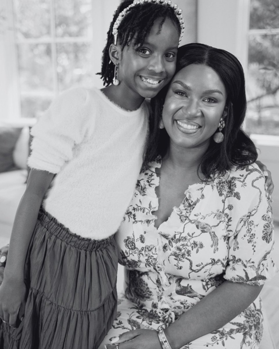 tamelagilldavis's tweet image. Dear Daughters — What is within you is more valuable than jewels, more lovely than the sky. And if I could only give you one thing in life, it would be the ability to see yourself through God's eyes.

 #NationalDaughtersDay #DavisGirls