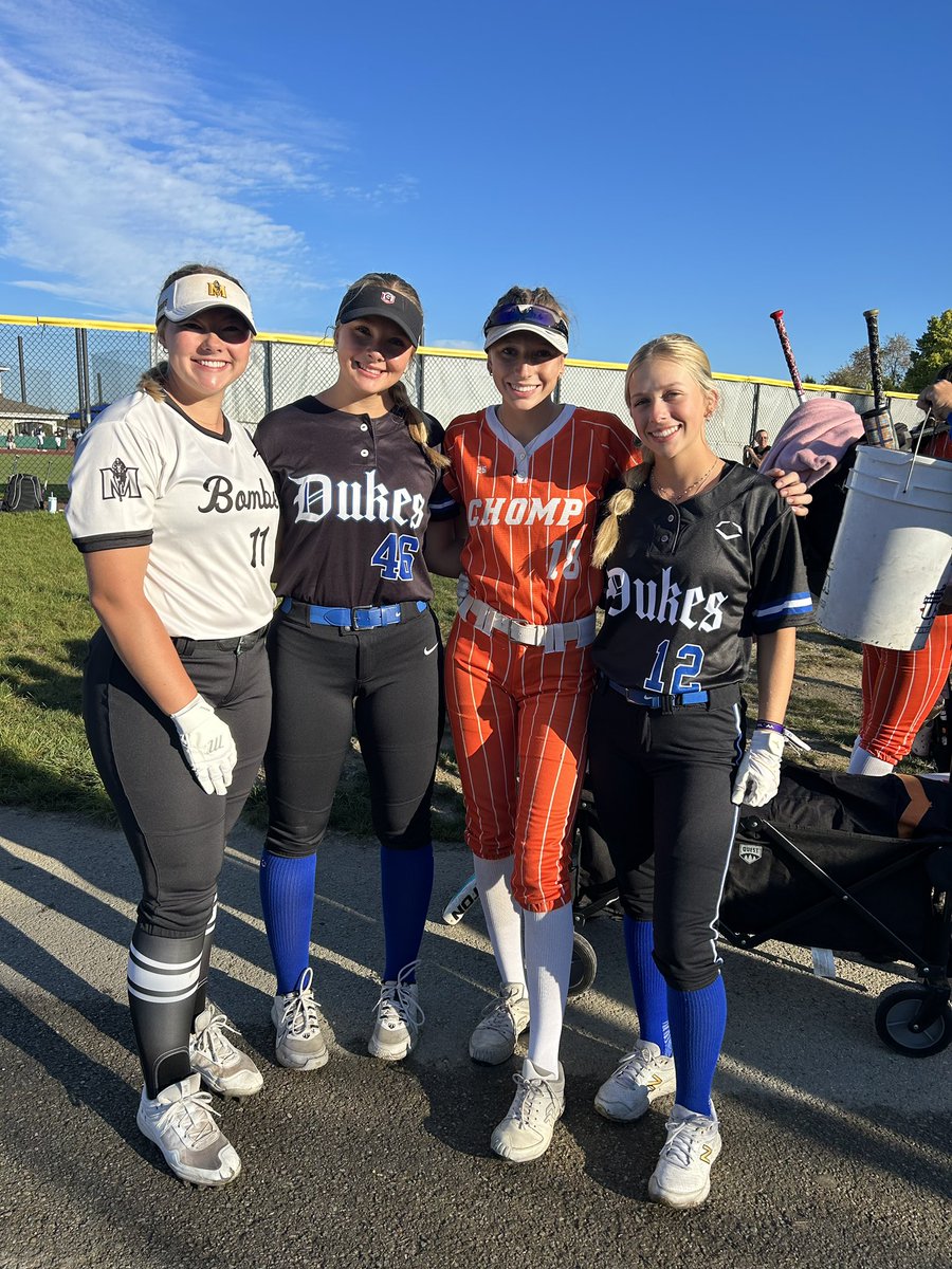 Had a great first weekend with this amazing team!! Cant wait for the rest of this fall!! And glad I got to see some high school teammates too <a href="/bombersoz24/">Indiana Bombers 18u Gold Osborne</a> <a href="/Oriole_Softball/">Avon Oriole Softball</a> <a href="/RacersSoftball/">Murray State Softball</a> @CoachZack_MSUSB <a href="/CoachGill_MSU/">Ashley Gilland</a>