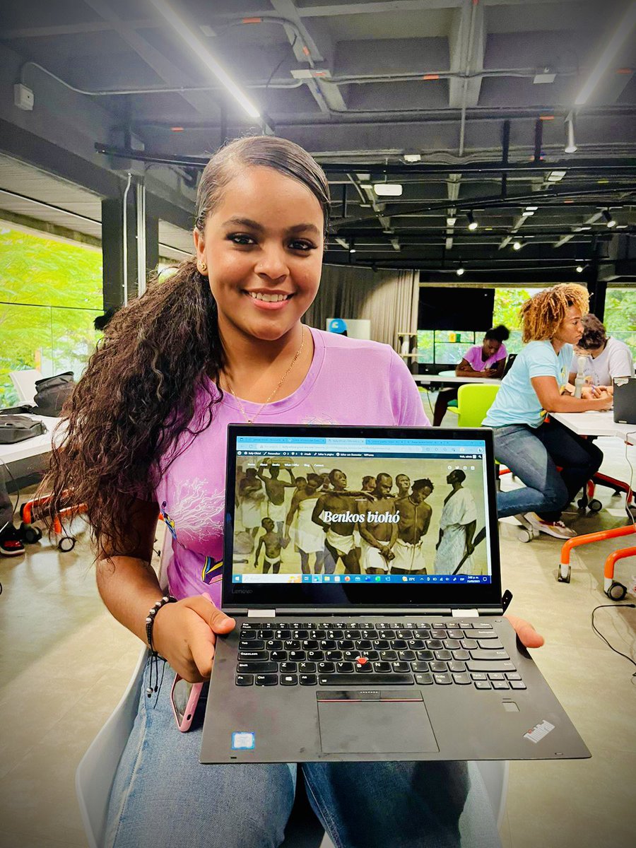 #NaidíGirls | Medellín 

Narrar y visibilizar la cultura afro desde las nuevas tecnologías se convierte en una apuesta disruptiva de las Naidí Girls👩🏽‍💻

Ya está lista la página web de #BenkosBiohó 🖤🖤🖤

<a href="/ManosVisibles/">Manos Visibles</a> 
<a href="/ComicReliefUS/">Comic Relief</a> 
<a href="/INNovaPacifico/">Escuela de Robótica de Chocó</a> 
#CorpFlorPurpura