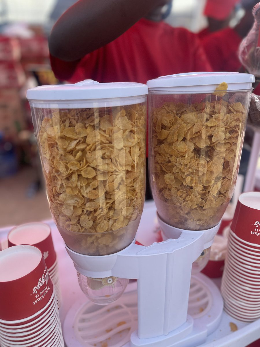 KelloggsNigeria's tweet photo. It’s World Breakfast Day and we are serving breakfast to Nigerians in various locations
Oshodi, Ikeja and Agege BRT Bus Terminals
#BreakfastWithKelloggs #WorldBreakfastDay
#PowerOfBreakfast https://t.co/8IQtlEgcmF
