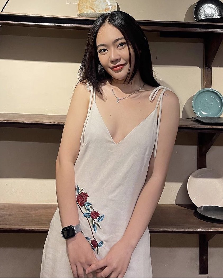 Vắt chân lên cổ không có nghĩa là em chạy :))