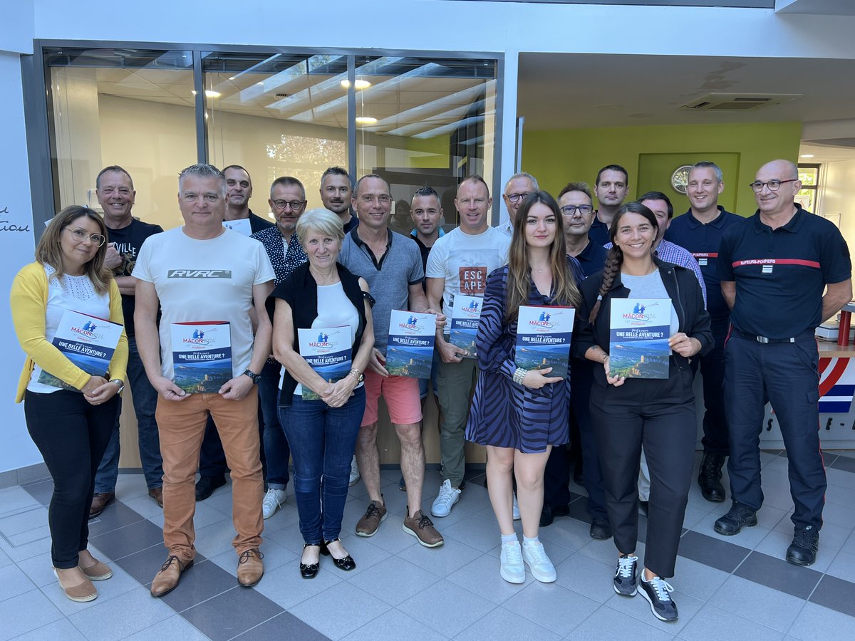 cnspf2024's tweet photo. [#PrêtsPourVousRencontrer🤝]
Dernière session de formation des commerciaux et ambassadeurs du @cnspf2024 !
➡Acteurs du monde de la @SecCivileFrance @PompiersFR, vous souhaitez participer et exposer au @cnspf2024 ?
🤝RDV du 4 au 8 octobre, stand @saoneetloire EXT500 au @cnspf2023 https://t.co/An4UzJbuQI
