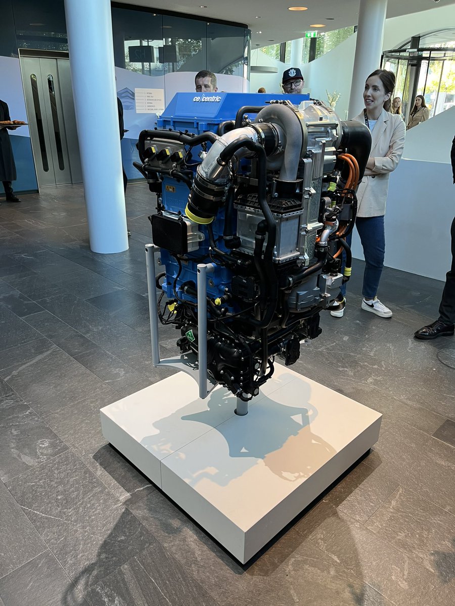 GerdKebschull's tweet photo. Mercedes-Benz GenH2 Truck
Starts now!
*Mercedes-Benz GenH2 Truck*
Heute in Berlin #Wasserstoff
#H2 #GenH2Truck #HydrogenRecordRun @DaimlerTruck @DaimlerTruckBus @MercedesTruckUK @MercedesFansDe @HovermannThomas @paulmandaiker @carolapfeifle https://t.co/CohTWxjXb3