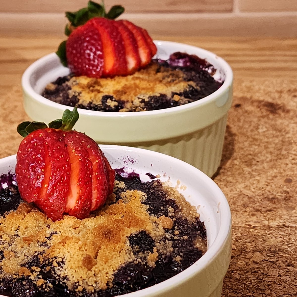 FriendlyCooks's tweet image. Today we made some Rice pudding inspired by @KitchenBound90 It was so goooooood!!! 🌾🍮🫐❤️

#twitch #streamer #cookingshow #Foodie #Food #Vegan