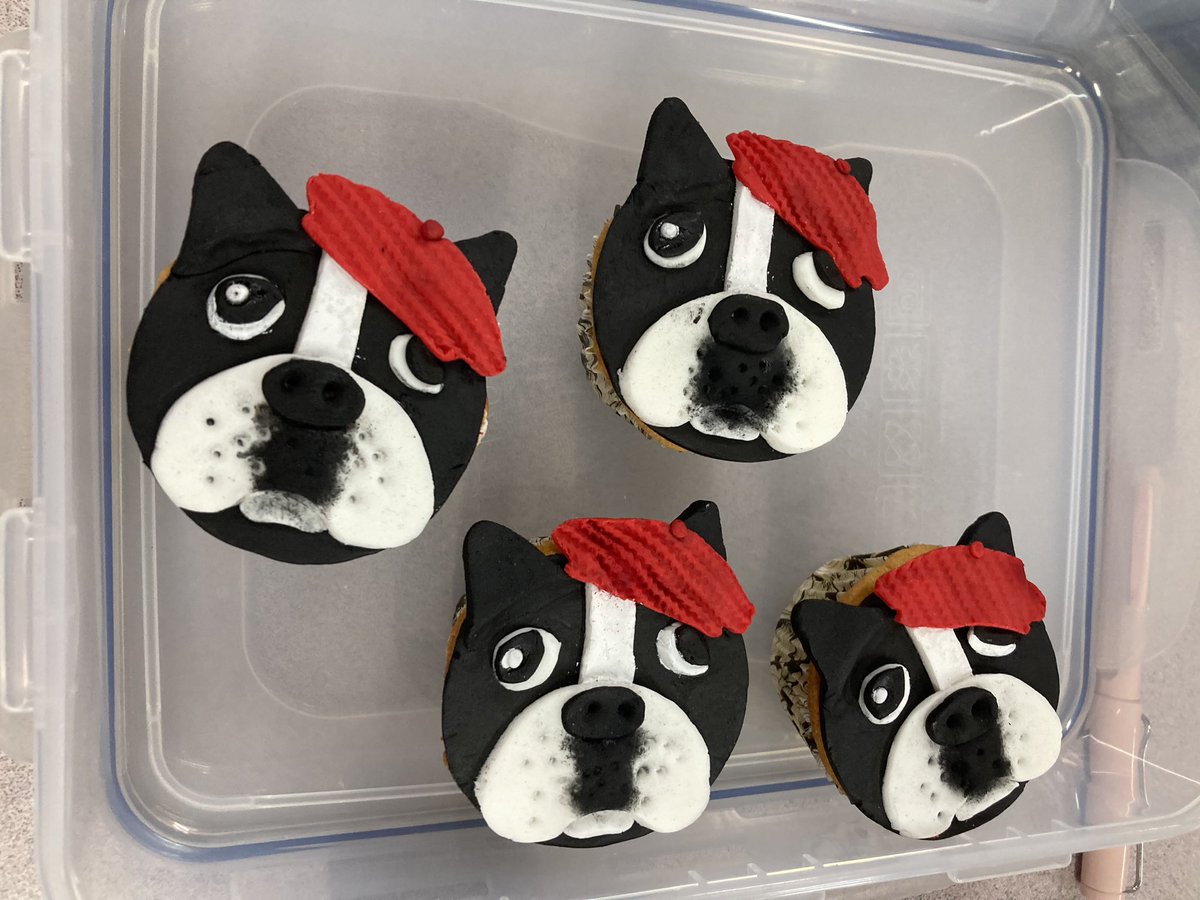 Year7 have excelled in the Cupcake Competition to celebrate European Day of Languages. Here are just a few of the many delicious entries!
Bravo Year7