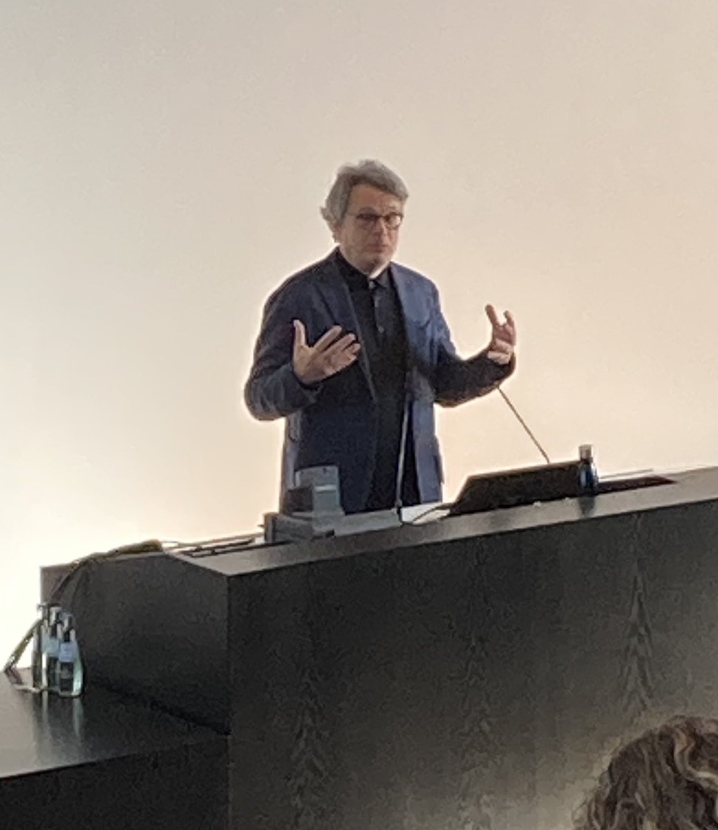 DocBio1509's tweet photo. @DGEpi_eV Jahrestagung #DGEpi2023 gestartet zusammen mit dem 10. #ÖGD Kongress 👍👍 @wuerzburg_de @Uni_WUE https://t.co/h3AgVUZjyY