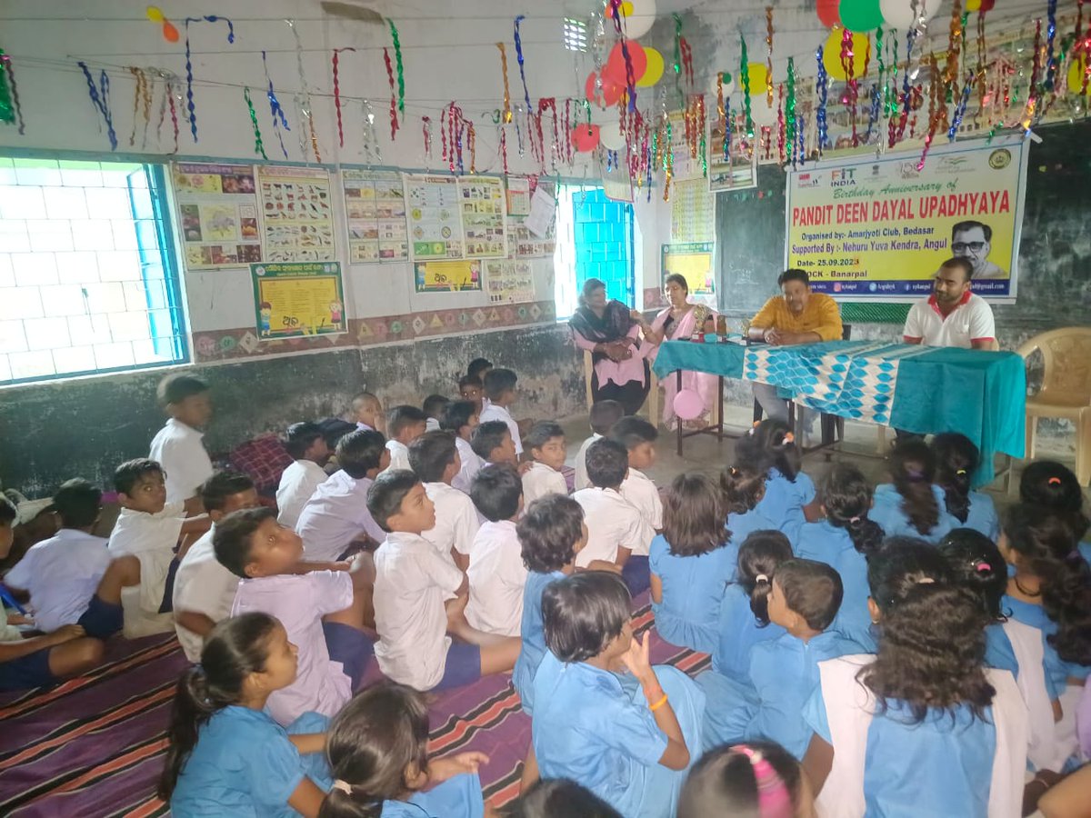 MYBharat_Angul's tweet photo. A program on the occasion of Pandit Deen Dayal Upadhyay's Birth Anniversary was organised by Nehru Yuva Kendra Angul in collab with #Amar_Jyoti_Club #Bedasar #Angul #NYKAngul on 25 Sep 2023.
#DeenDayalUpadhyaya #PanditDeendayalUpadhyay #NYKS #AntyodayaDiwas
@nyksindia https://t.co/pa6Nwf9Ck0