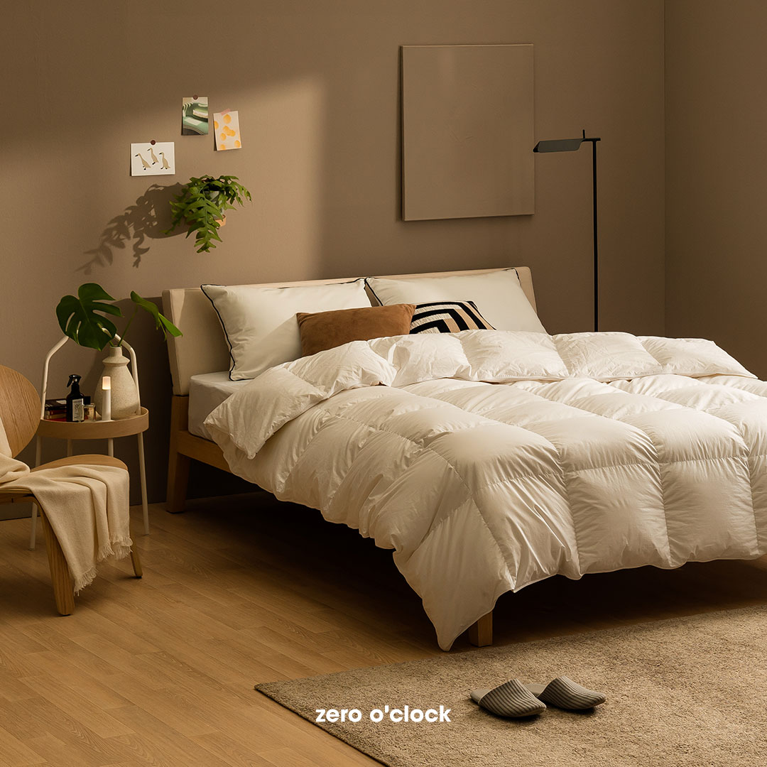 zero_o___clock's tweet image. &quot;17만 원에 천국을 사는 거래요.&quot; 
- 고객님 리뷰 중 -  

슬슬 겨울나기를 준비하는 지금, 
1가구 1구스를 어떠세요?  

메리어트호텔, 몽클레어 등 
5성급 호텔 구스 납품 기업 제로어클락이 만든 

합리적이고도 고급스러운
모두의 구스 이불을 덮어보세요.