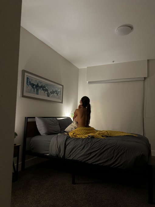 Spend the night? https://t.co/z4nL6JGB3o