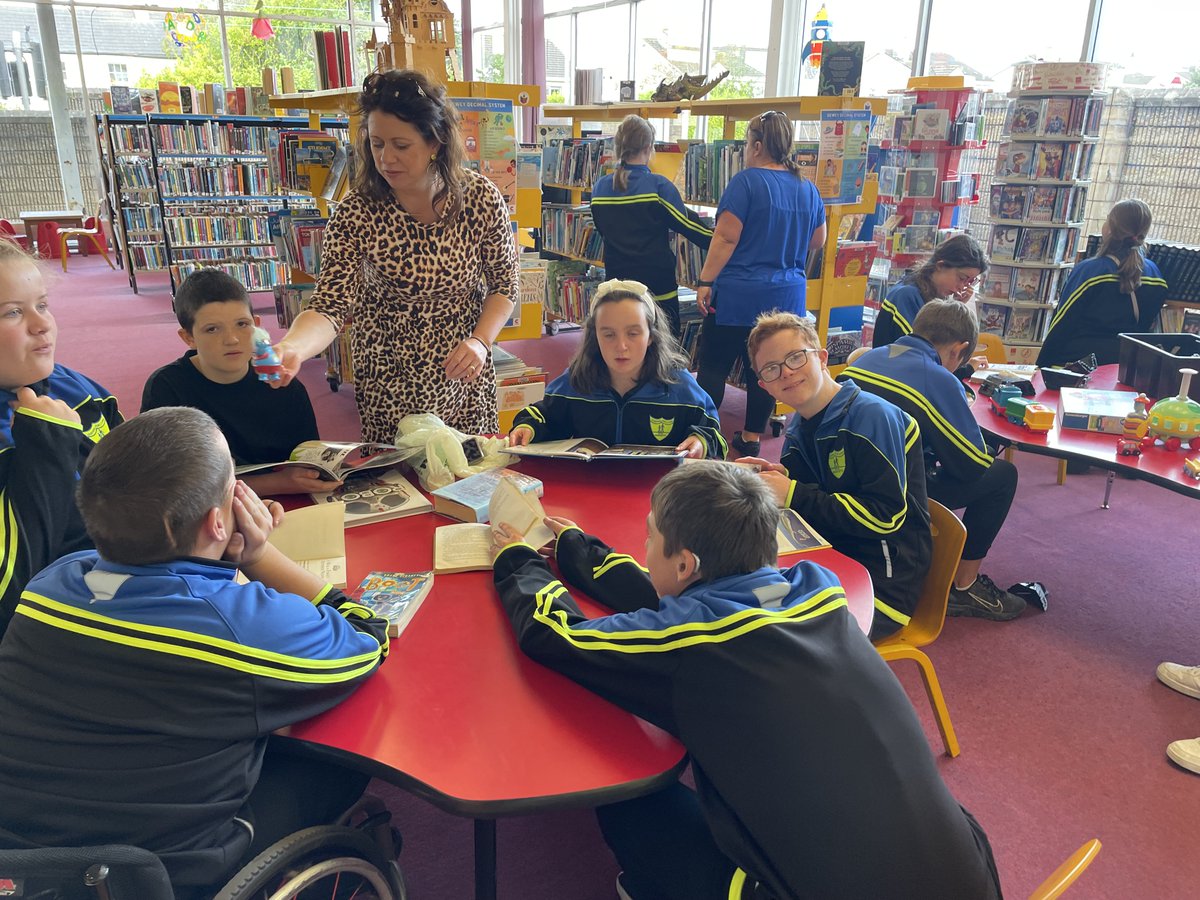 ScoilBernadette's tweet photo. First years in 1K becoming well read in #Mayfieldlibrary! Thanks to the friendly staff and can you spot their smallest book! https://t.co/PxIxMsQcyD