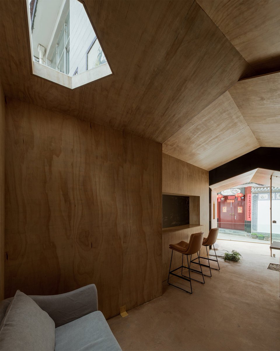 stir_world's tweet image. ibit.ly/qjxgp
 The Yusan Cafe is a microcosmic recreation of the vicinal village morphology, designed by Edge Architects, utilises the skewed placement of 13 wooden cabins around a central courtyard space.
#China #architecture #cafedesign #chinesearchitecture