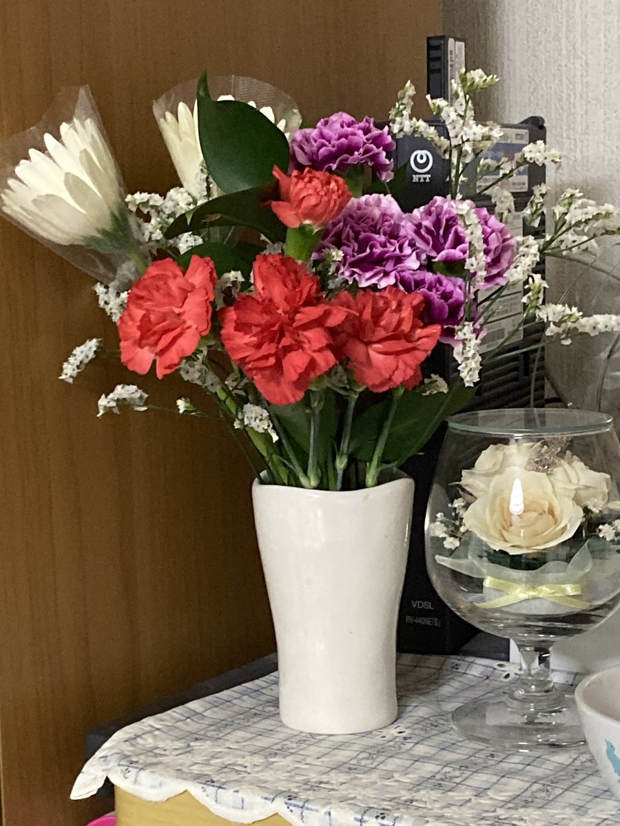 gell07's tweet photo. 今日はまりん😸の月命日でした
昨日まで気にしていたのに、
花を忘れて、午後買いに行ってきました

まりん、ごめん🙏
見てね😊 https://t.co/v2HniMTU8S