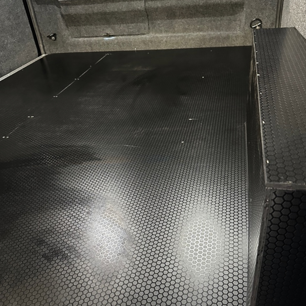 vehicleaccltd's tweet image. Check out this Ford Custom transformation! We’ve added some amazing features to elevate its interior
Contact us now for a FREE quote
📞 0117 379 0279
📧 sales@vehicle-accessories.net
#vehicleaccessories #vanlining #vancarpetlining #lining #carpetlining #vanbulkhead #containerdeck