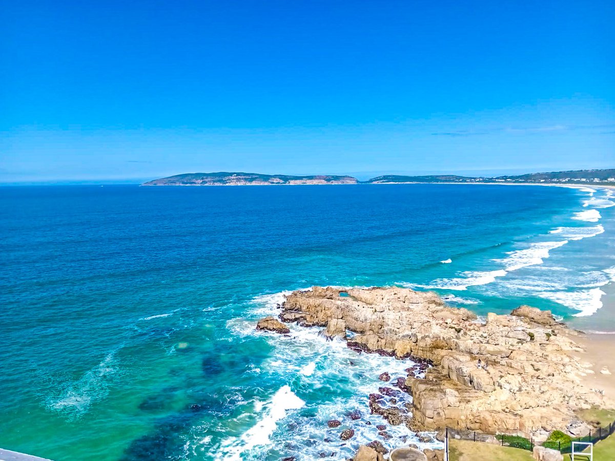 FROM THE EYES OF A SPOTTER 🔭

The breathtaking view from the Robberg 1 lookout point 😍 How beautiful is Plett?! 🩵

📸: Athi Vena | Plett Spotter

#thisissouthafrica #plettenbergbay #BeSharkSmart #plettitsafeeling #itsafeeling